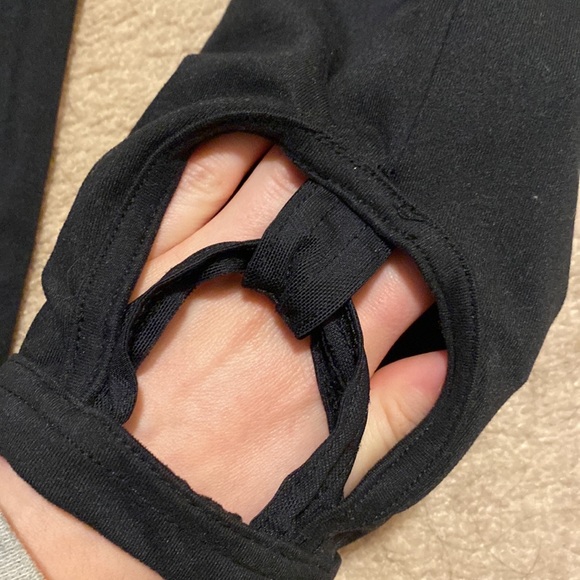 Balance collection small yoga capris with back-of-leg cross detail - Picture 2 of 6